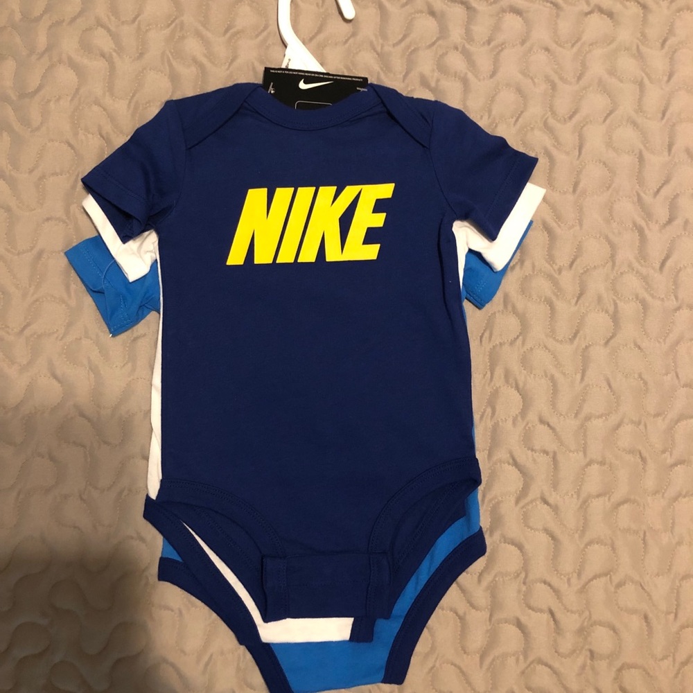 Nike 3 pack bodysuits